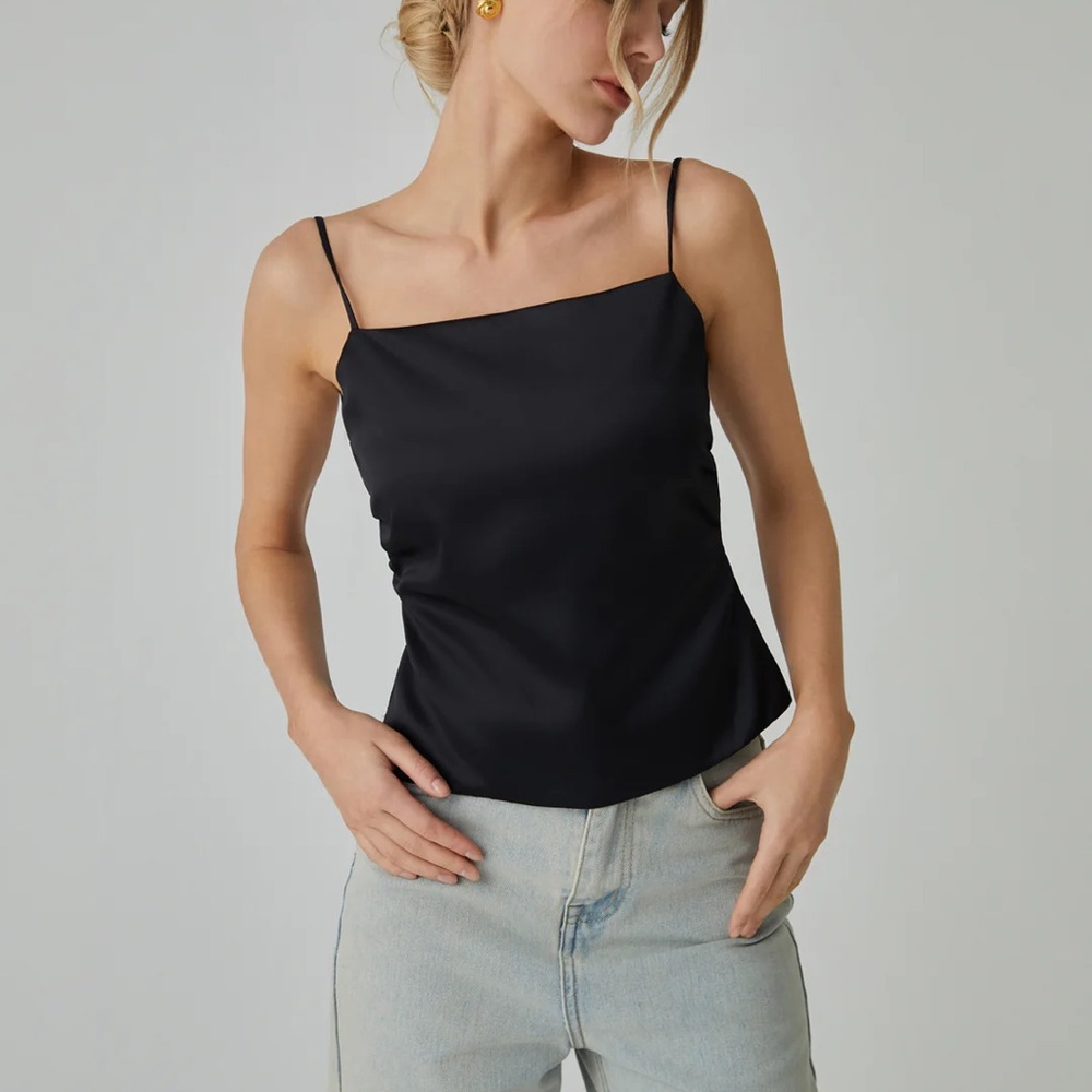 Knotted Backless Cami Top - Picture 4 of 5